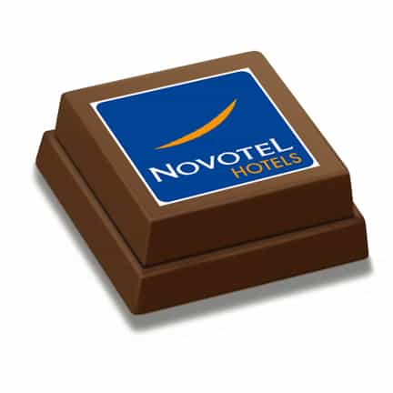 Heerlijke logo bonbon als weggevertje van Novotel Hotels