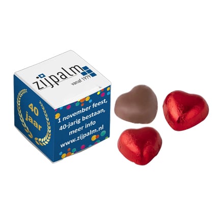 Doosje chocolade hartjes met logo