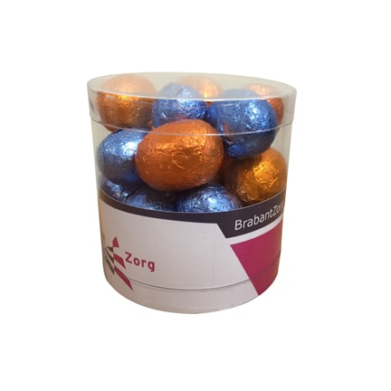 Paaseitjes in koker met logo als Paasgeschenkje