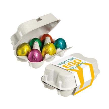 Gepersonaliseerd eierdoosje met paaseitjes