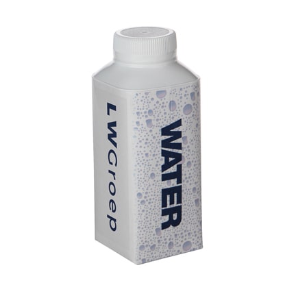 Kartonnen waterflesje met logosticker